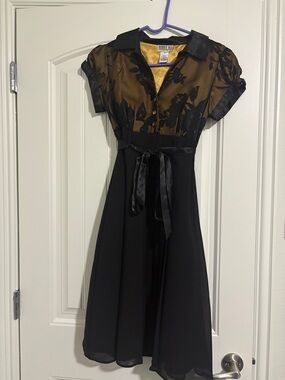 Robbie Bee Black and Gold Floral-Overlay Midi Dress